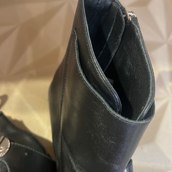 Authentic Louis Vuitton black ankle boots size EU36 - Picture 4 of 7